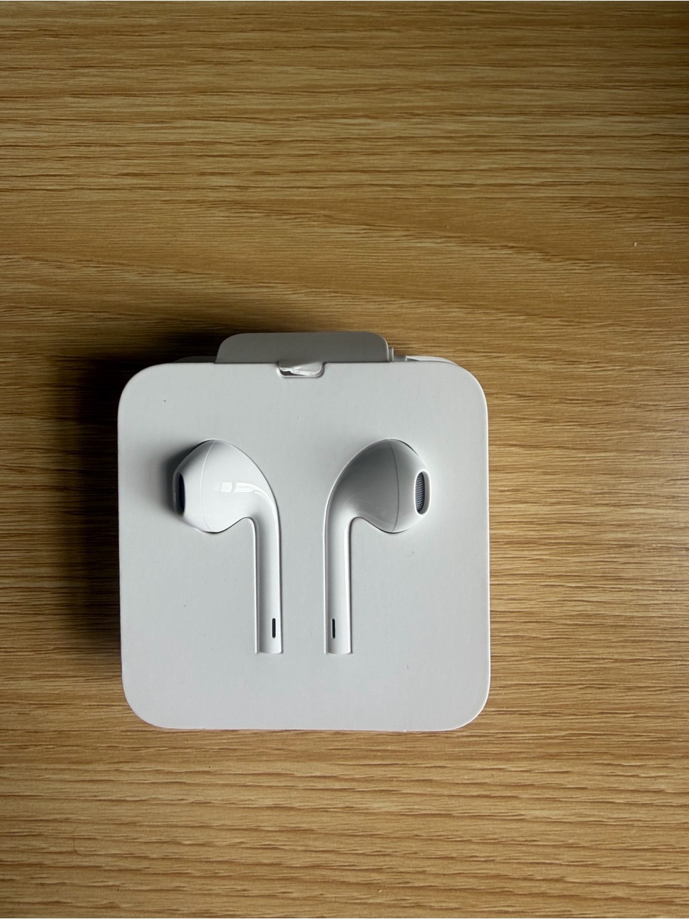 New Apple Wired Earbuds for lighting connector.